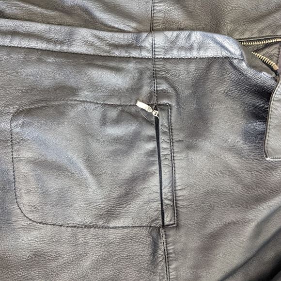 Men's Leather Jacket - Picture 5 of 10